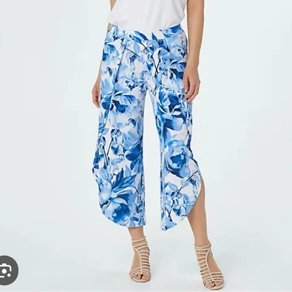 G.I.L.I. Blue Floral Wide Leg Pants - Picture 1 of 7